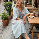 MAŁGORZATA | Haftowany środek i luźny krój