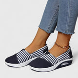 EDYTA | Wsuwane sneakersy w paski