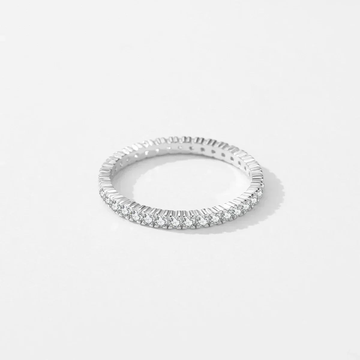 Pierścionek Eternity ze srebra 925